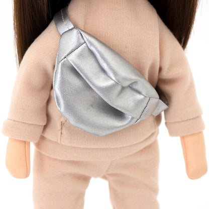 Sophie im beigefarbenen Trainingsanzug + Bonus-Zubehör-Set (35cm)