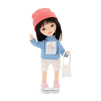 Lilu in einem hellblauen Sweatshirt + Bonus-Zubehörset (35 cm)