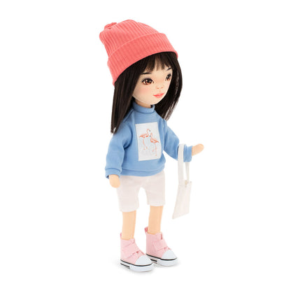 Lilu in einem hellblauen Sweatshirt + Bonus-Zubehörset (35 cm)