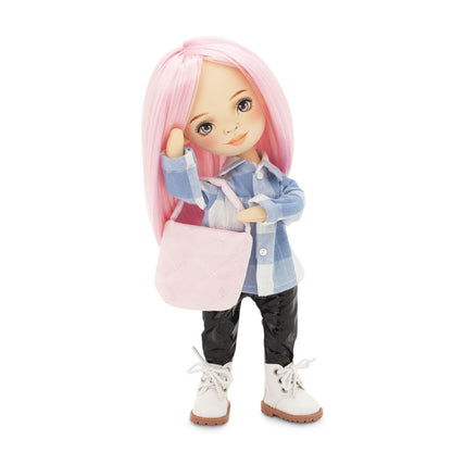 Billie rūtainā kreklā + bonusa aksesuāru komplekts (35 cm)