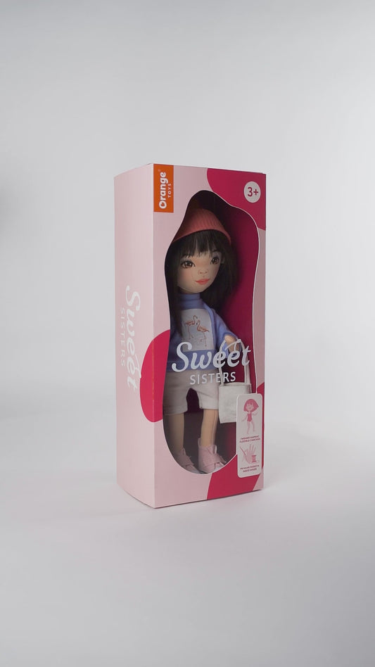 Lilu in a Light Blue Sweatshirt + Bonus Accessories Set – Sweet Sisters Plush Doll 35 cm
