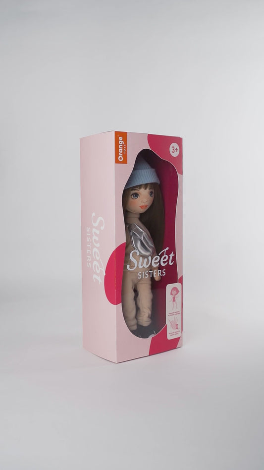 Sophie in a Beige Tracksuit + Bonus Accessories Set – Sweet Sisters Plush Doll 35 cm